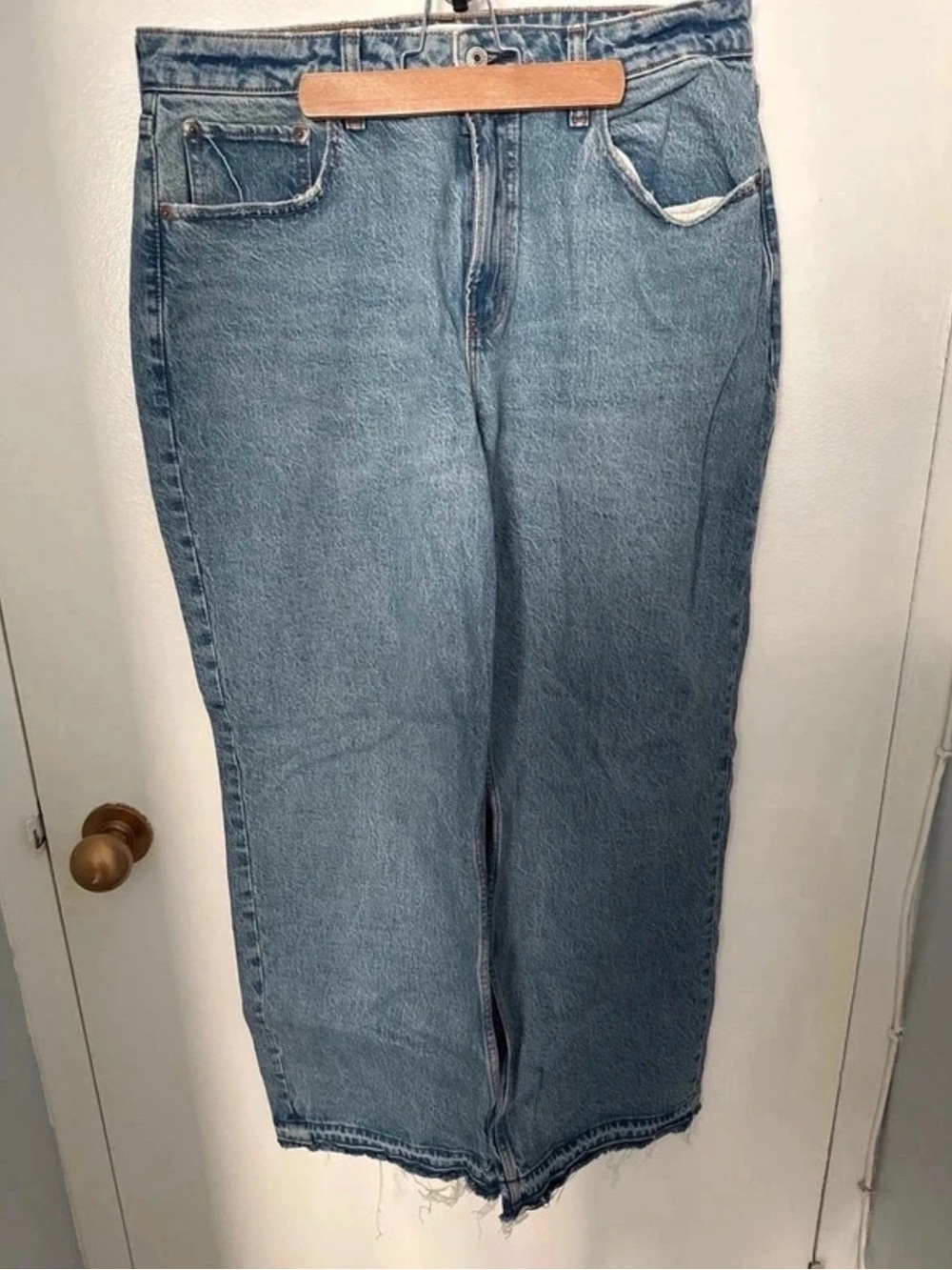 Abercrombie & Fitch Women's Straight Leg Jeans - Light Blue Wash